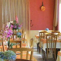 Le Relais Des Monedieres Hotel Seilhac Екстериор снимка
